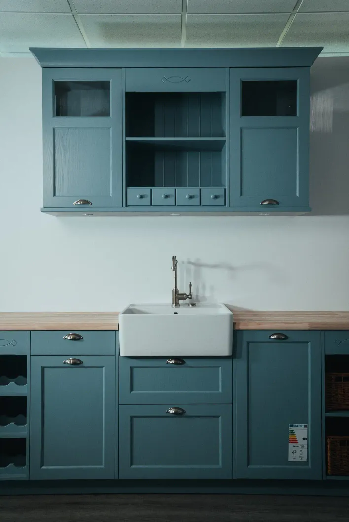 Moderne Landhausküche in Blau – Küchenreferenz von Knop Küchentrends in Neustadt in Holstein